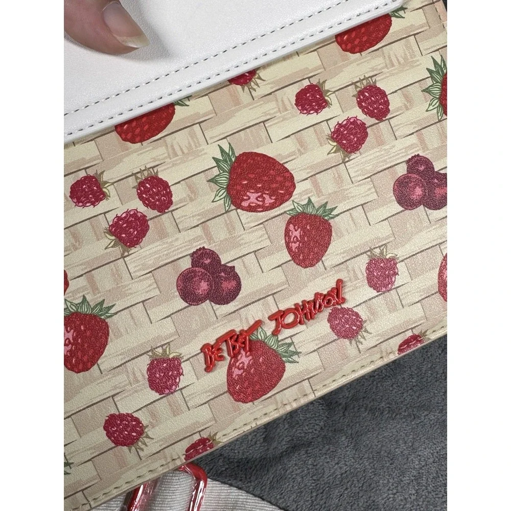 Betsey Johnson Hand Bag Purse Crossbody Satchel Strawberry Berries Basket Weave‎